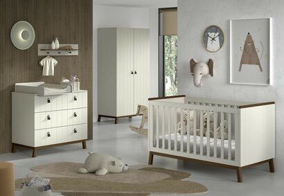 Sezane babykamer clay walnoot