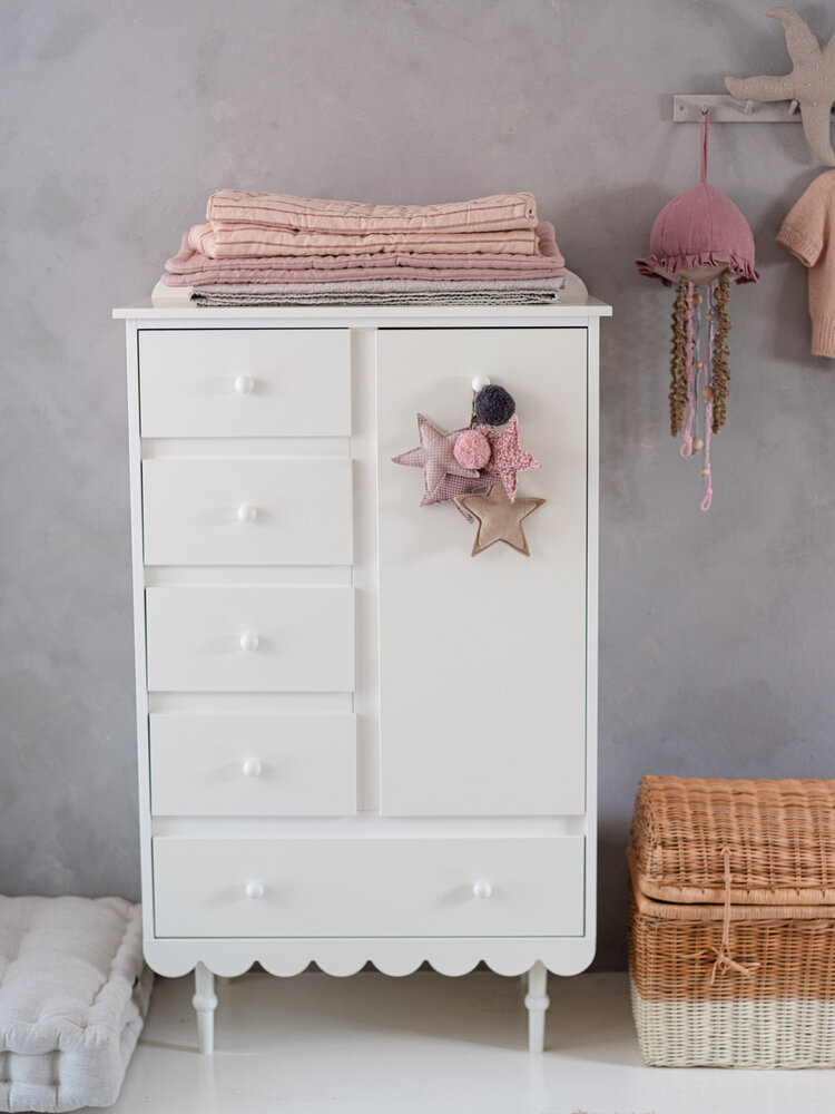 Babushka commode 5 laden 1 deur hoog 