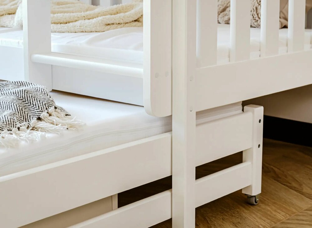 Karanza stapelbed met logeerlade massief grenen 90x200 wit