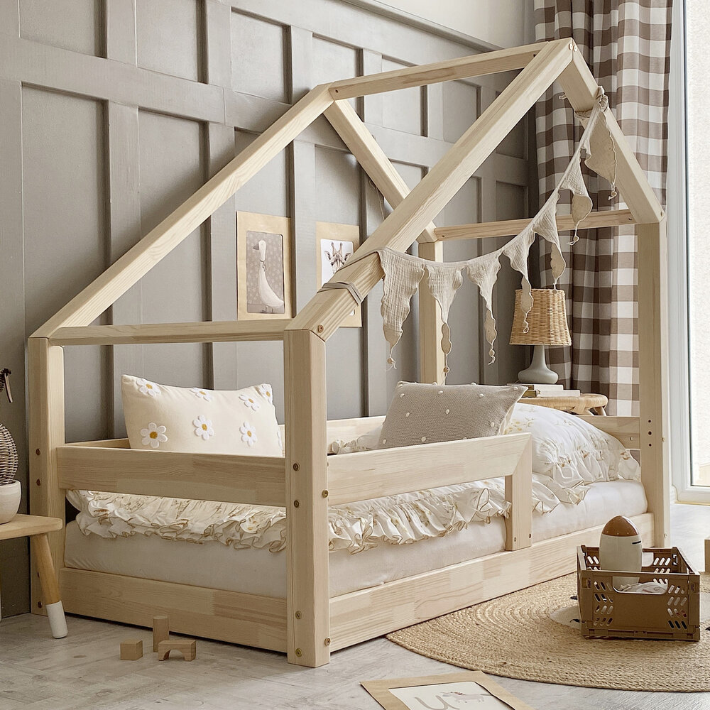 Coco 70x140 bedhuisje schuindak / poten 1 cm