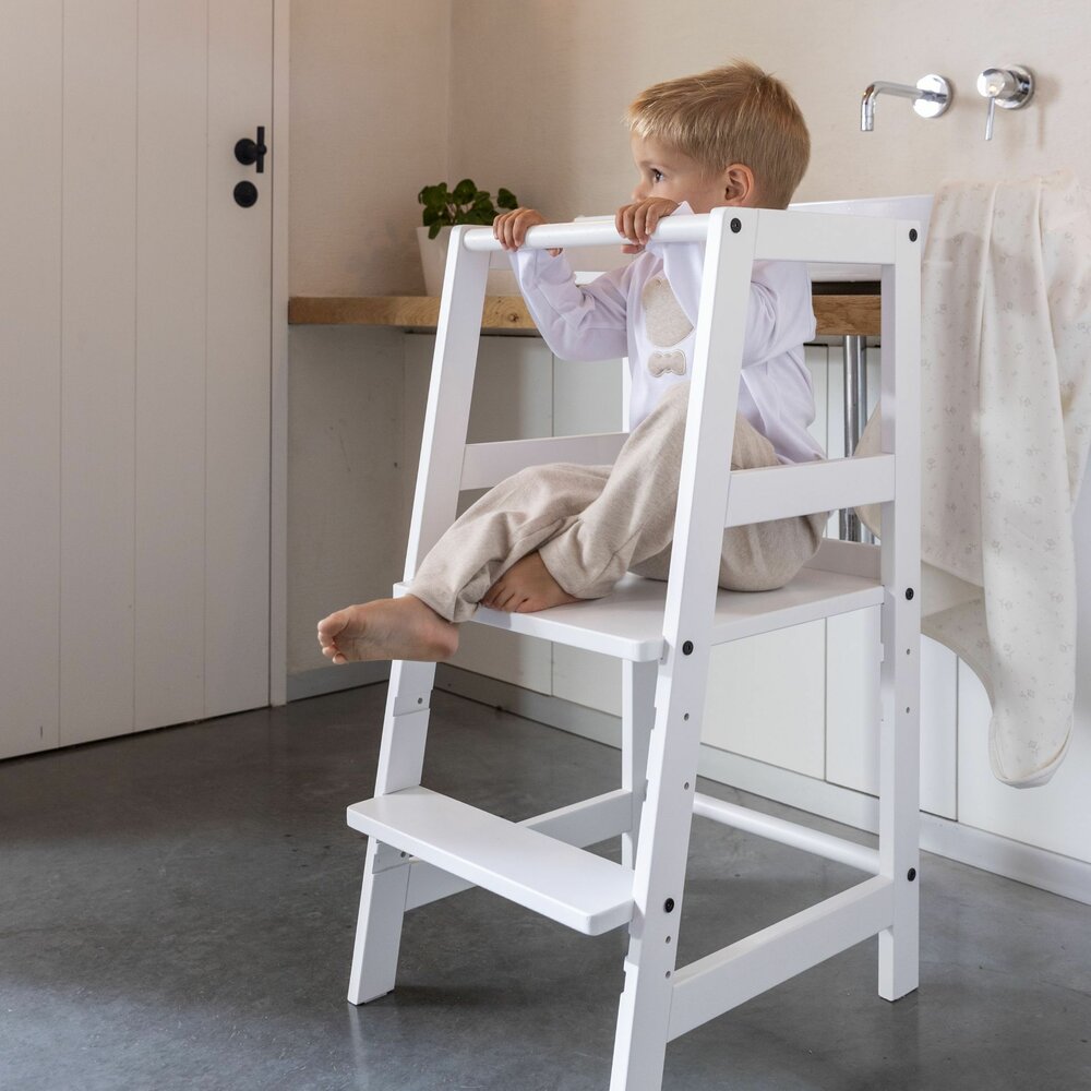 Nature Montessori leertoren massief beuken wit