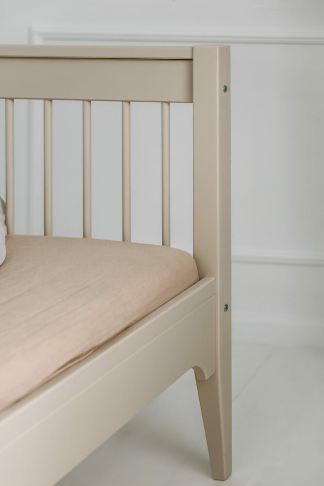 detail bed cashmere
