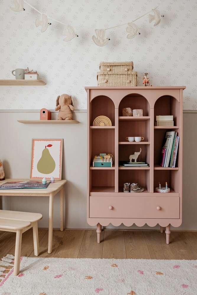 Babushka boekenkast pink