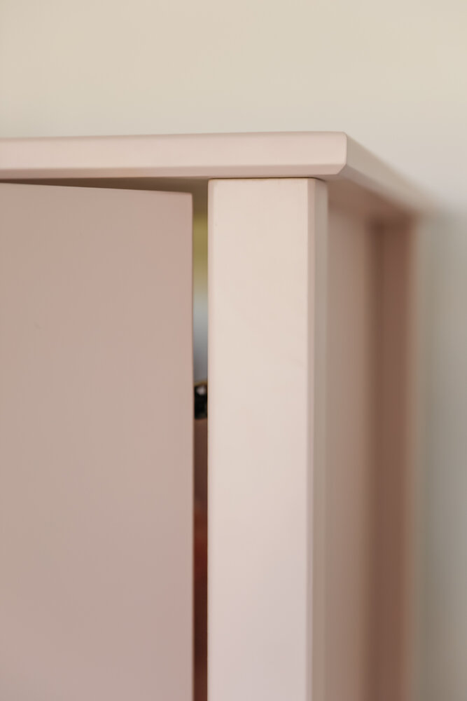 detail kast, voorbeeld in roze