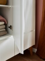 swing wit detail deur