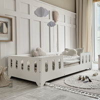 voorbeeld model in het dekkend wit