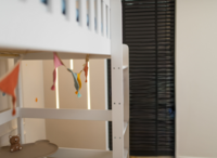 voorbeeld in wit detail bed trap