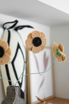 Anemones bloemen van vilt