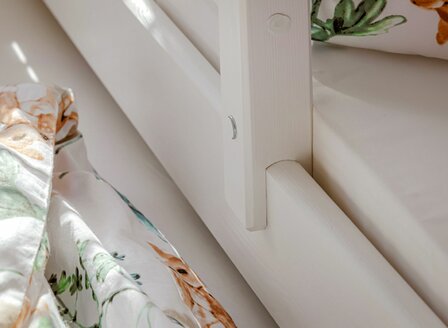 Salanto 3 in 1 bedbank slapen logeren en opbergen 90x200 massief grenen wit