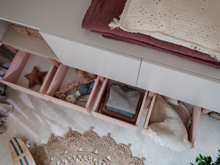 Tweens wandkast zand koraal roze