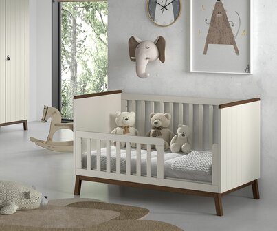 Sezane 70x140 ledikant bedbank clay walnoot