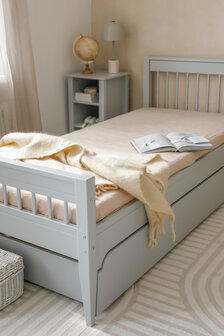 sfeer grijs met bedlade