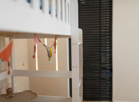 voorbeeld in wit detail bed trap