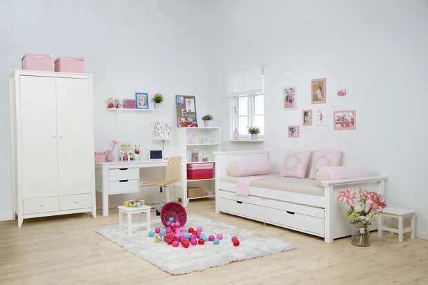 sfeerbeeld maja bureau en bed