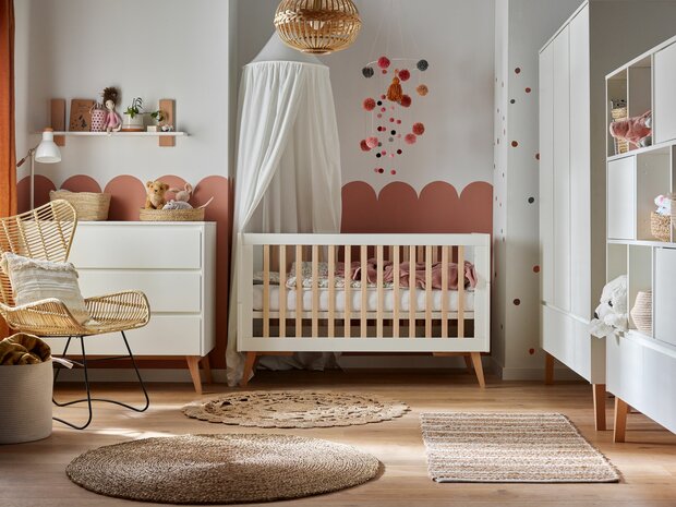 sfeerbeeld swing babykamer in wit