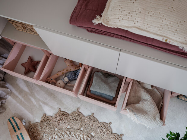 Tweens wandkast zand koraal roze