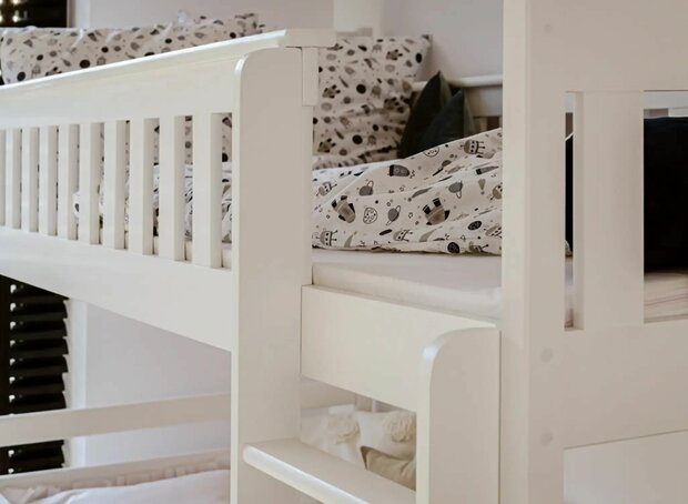detail bed