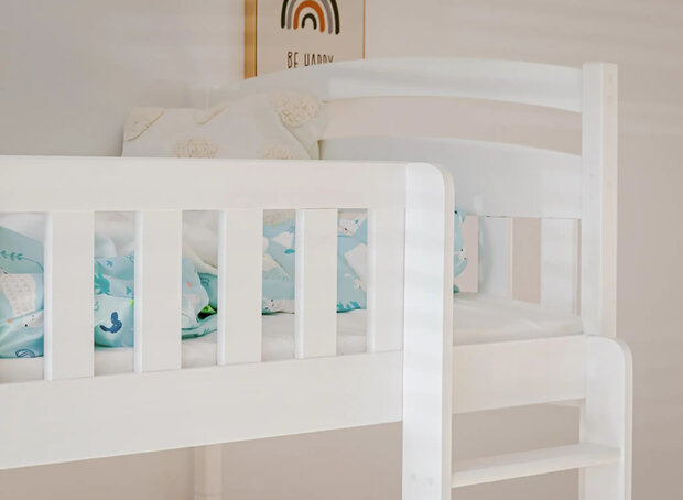 Massief grenen hout voorbeeld in wit