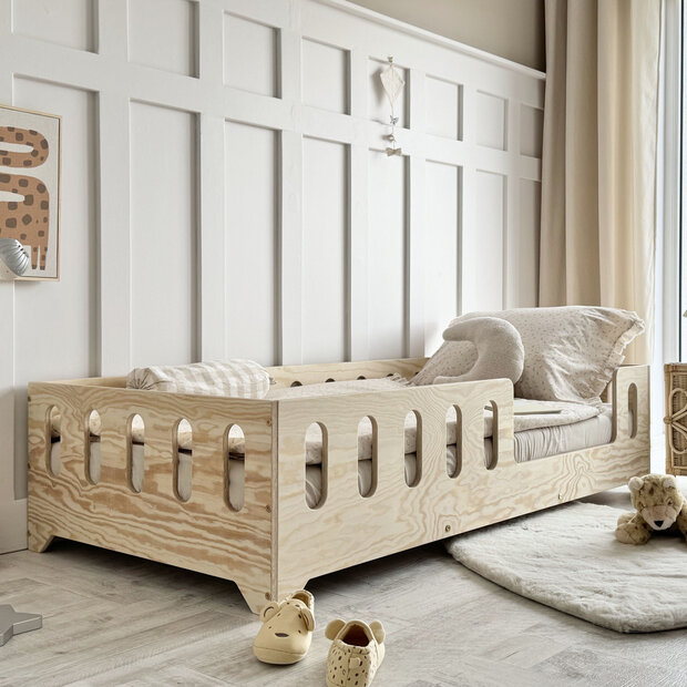 Sigma round rechts bed 90x200 plywood