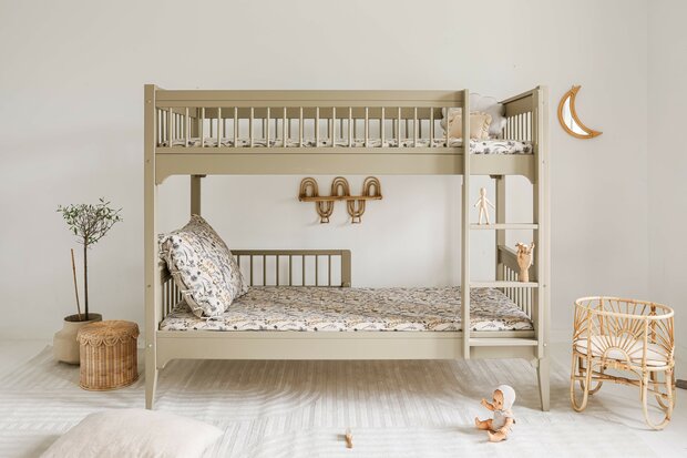 Carmela 90x200 stapelbed grenen sage