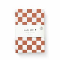 Studio Ditte hoeslaken blokjes roestbruin 90x200