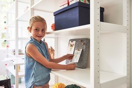 Hoppekids Storey wandkast met  12 planken + bureaublad